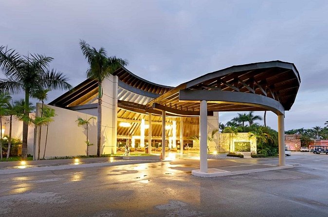 Private Transfer Punta Cana Airport to/from Grand Palladium Punta Cana - Who This Transfer Fits Best in Punta Cana