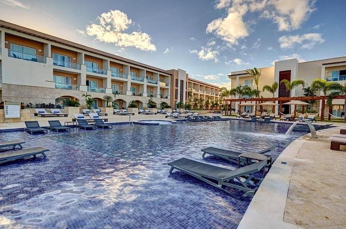 Private Transfer Punta Cana Airport to/from Hideaway by Royalton - How Punctuality and “No Surprises” Show Up in Real Life
