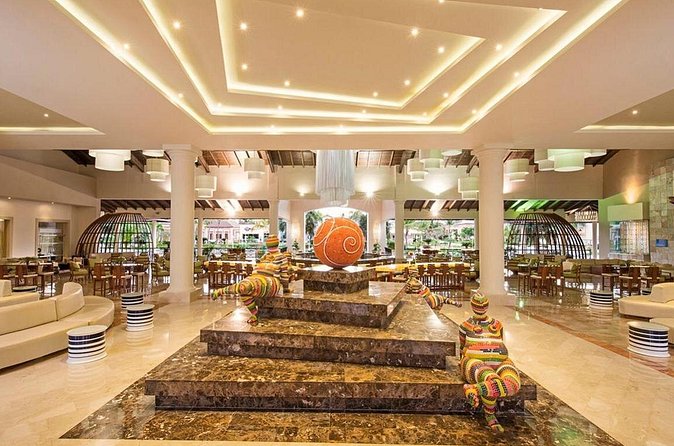 Private Transfer Punta Cana Airport to from Ocean Blue and Sand - Return trip from Ocean Blue and Sand to PUJ without last-minute stress