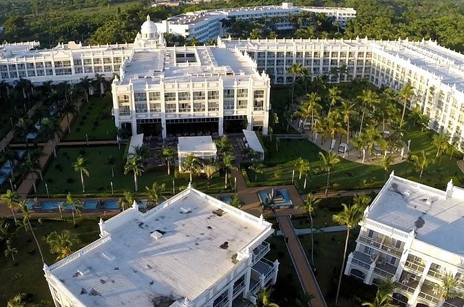 Private Transfer Punta Cana Airport to/from Riu Palace Bavaro - The about-20-minute drive to Riu Palace Bavaro, what to expect