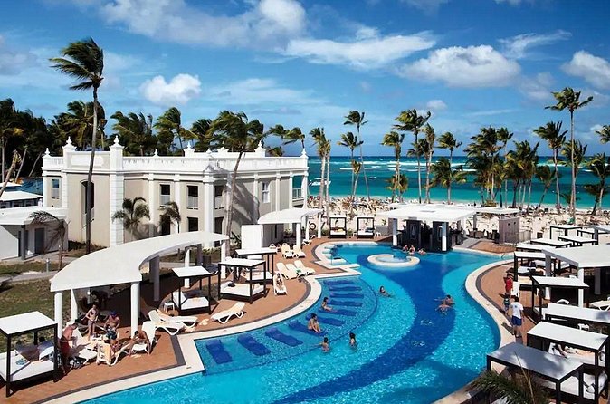 Private Transfer Punta Cana Airport to/from Riu Palace Bavaro - Who should book this transfer (and who might skip it)