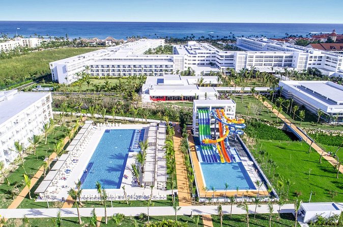 Private Transfer Punta Cana Airport to/from Riu Republica Punta Cana - No unwanted stops, and why that keeps your vacation on track