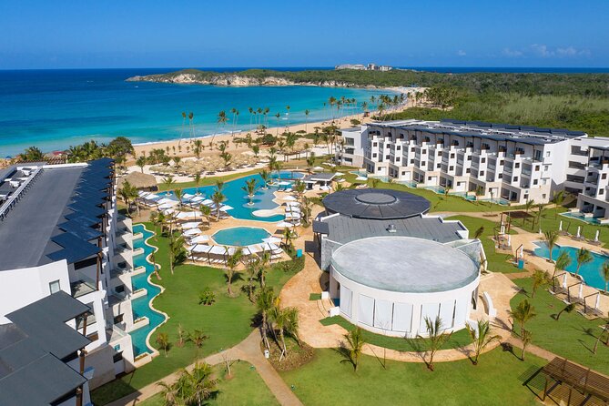 Private Transfer Punta Cana Airport to or from Dreams Macao - The 40-minute ride to Dreams Macao: comfort and what you will likely notice