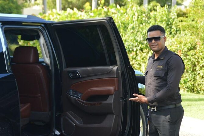 Private Transfer VIP Suburban Punta Cana Airport from/to Hotels - From PUJ to your resort, the VIP part is the stress reduction