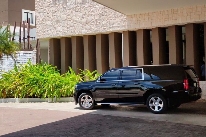 Private Transfer VIP Suburban Punta Cana Airport from/to Hotels - The ride itself: clean SUV, safe driving, and little comfort perks