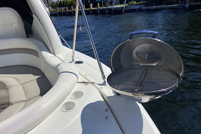 Private Yacht in Punta Cana, Unlimited Drinks and HipHop Music - The Picaflor Yacht Experience, and why it feels different in Bavaro