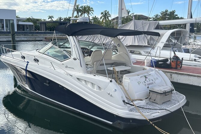 Private Yacht in Punta Cana, Unlimited Drinks and HipHop Music - What’s on board (AC, bathroom, WiFi, and the 10 by 10 platform)