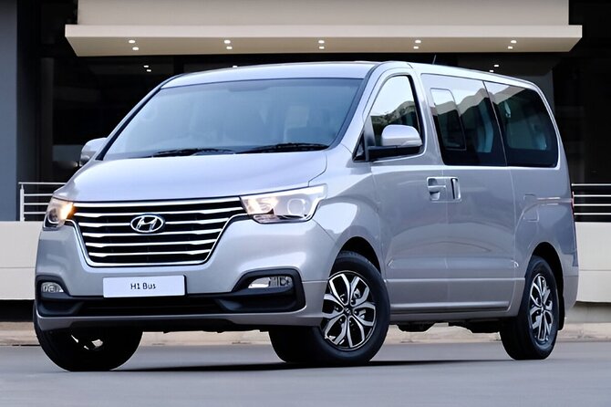 Punta Cana Airport PUJ Private Transfers to Hotels - On the Road: Direct, Air-Conditioned, and Flexible for Quick Stops
