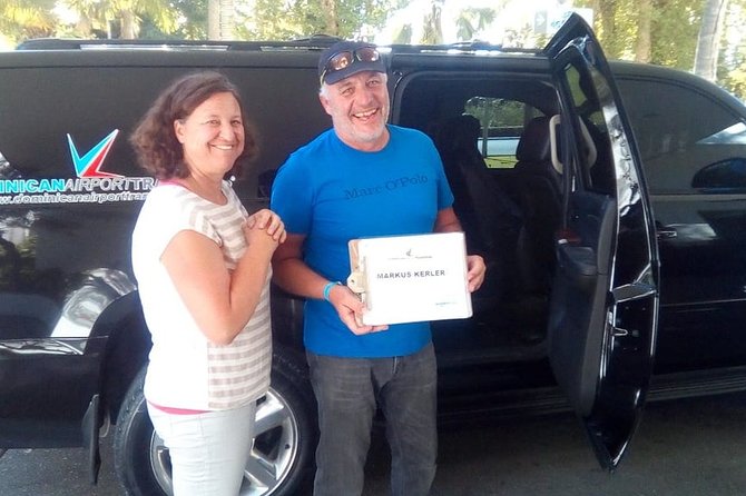 Punta Cana Airport to ALL BARCELO RESORTS in PUNTA CANA R/T - Landing at PUJ: what you do before you meet your driver