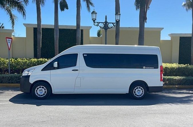 Punta Cana Airport to Punta Cana Hotels ( up to 25 km) - Driver service style: recommendations that help you leave the resort