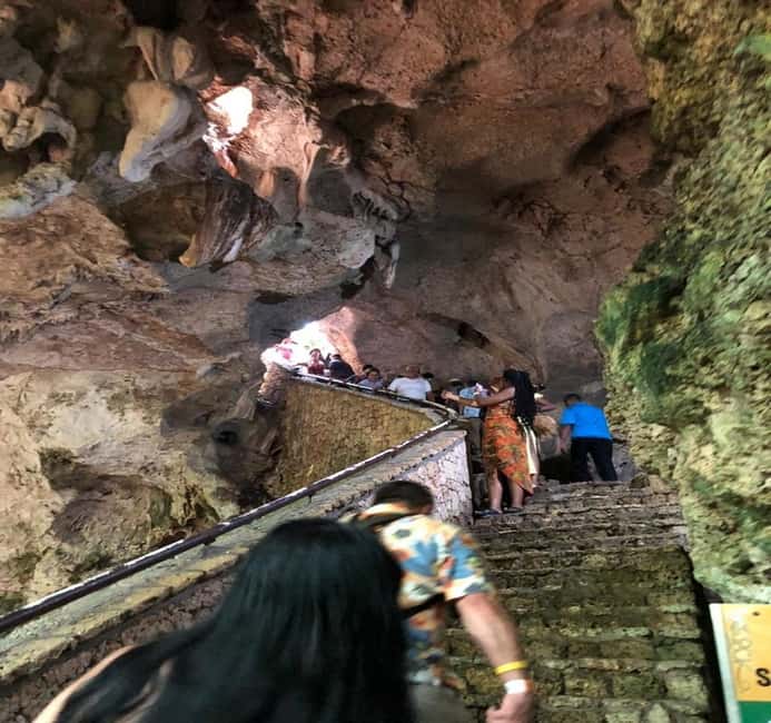 Punta Cana: All Inclusive Santo Domingo Full-Day City Tour - Your Guide, the Bilingual Factor, and Staying Safe on a Busy Day