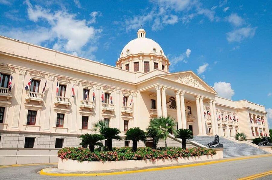 Punta Cana: All Inclusive Santo Domingo Full-Day City Tour - Hospital San Nicolás de Bari and Calle Las Damas, Smaller Stops With Big Character