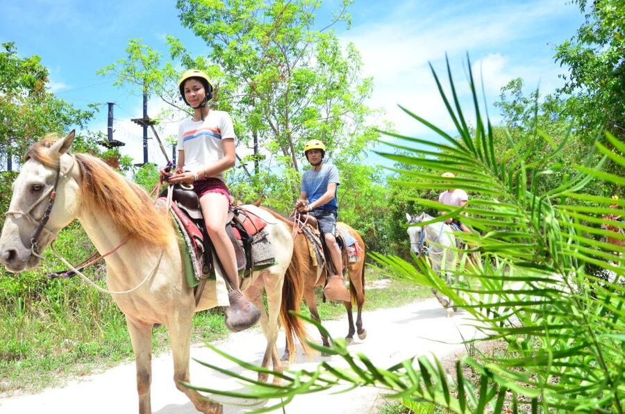 Punta Cana: Bávaro Adventure Park Horse Riding & Waterfalls - Price gotchas inside the park: photos, storage, and extras