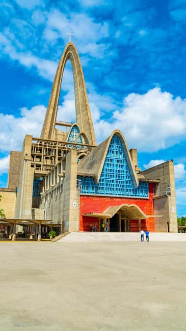 Punta Cana: Bavaro Runners Safari Tour - Guides, group language, and the day’s tone