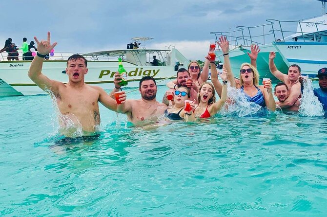 Punta Cana Booze Cruise, Snorkeling, Bar Entertainment Open Bar - Dolphin Island Pass-By: Spotting Wildlife From the Boat