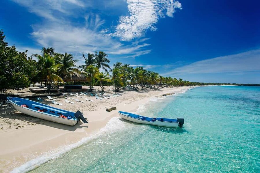 Punta Cana: Catalina Island Snorkeling and lunch Day Trip - Boat day basics: catamaran ride and the PADI-led setup