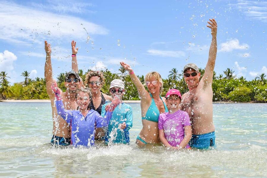 Punta Cana: Catamaran Family Tour - Open bar, nachos, and snacks: what is actually included