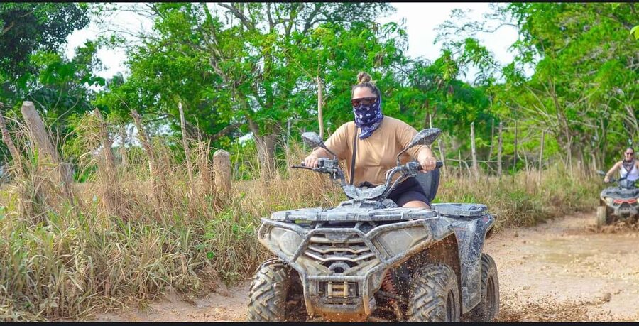 Punta Cana : Done Buggy Excursions AtV /cenote on the Beach - Indigenous Springs cenote: turquoise water, short and sweet
