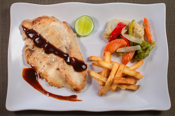 Punta Cana Exclusive Adults-Only Snorkel with Food and Drinks - Floating kitchen lunch: what you will eat on the water