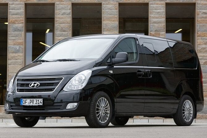Punta Cana: Exclusive Luxury Transfer Airport to Your Hotel - Meeting points: where you should actually go
