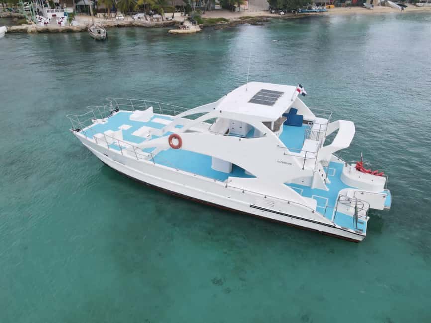 Punta Cana: Exclusive Private Catamaran Tour to Saona Island – VIP Service - Buffet Lunch by the Sea: Typical Dominican Food, Included and Easy