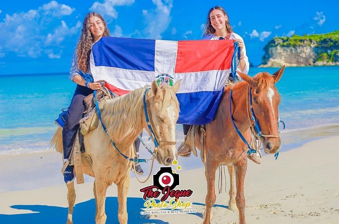 Punta Cana Horseback Riding Adventure with Exclusive Visits - Stop 2: Domitai Park and Taína Cave, culture you can actually see