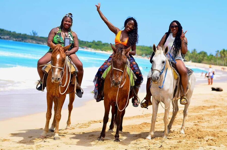 Punta Cana: Horseback riding on the beach with pickup - Pickup and timing, how to plan your day