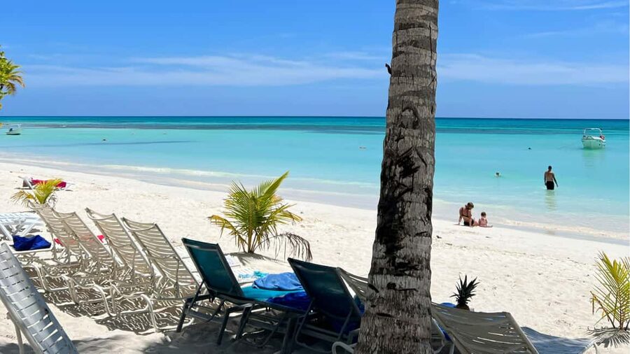 Punta Cana: Island escape to catalina • snorkeling & lunch - Catalina Island basics: 25 km² of sea, sand, and calm