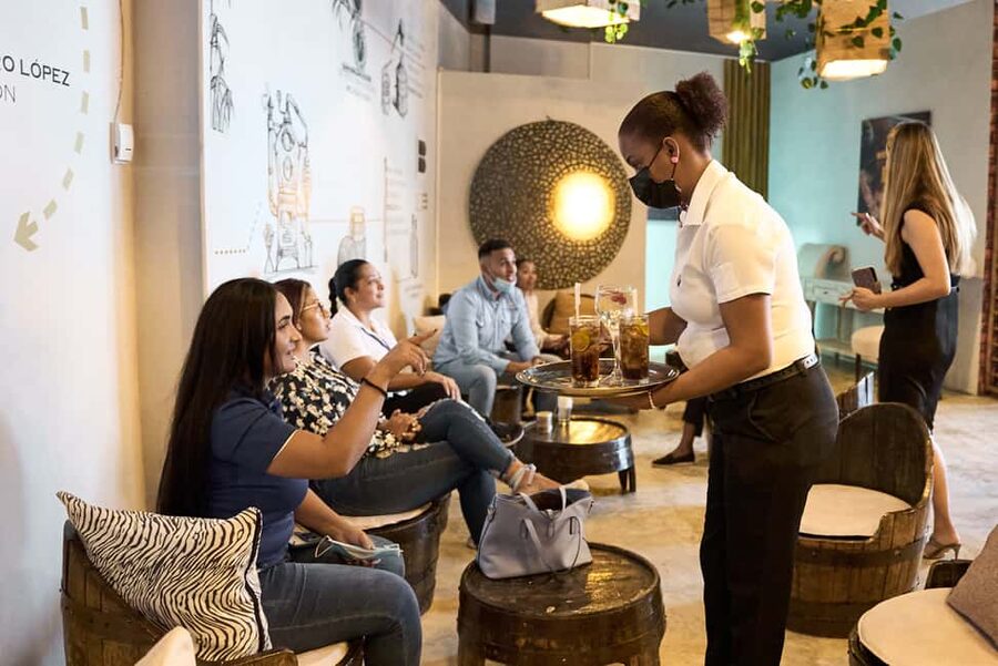 Punta Cana Oliver & Oliver Rum Tasting & Taino Concept Store - Pickup, Hearing, and Comfort: Small Logistics That Change the Mood
