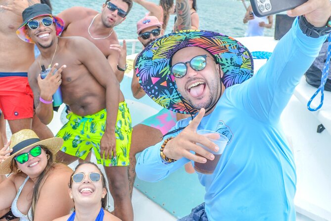 Punta Cana Party Boat (Only Adult) - The water breaks: snorkeling equipment and the shallow pool stop