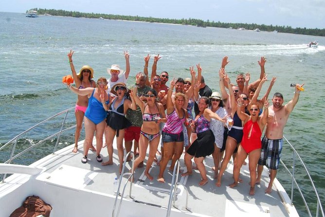 Punta Cana Private Booze Cruise with Open Bar (10+ People) - Open bar and snacks: what you actually get included