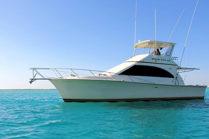Punta Cana Private Fishing Charter boat Fortuna 42' - Heading Offshore: How Your Crew Sets Up the Day