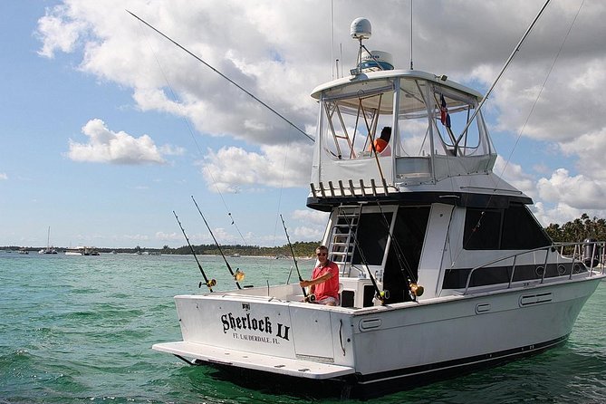 Punta Cana Private Fishing Charter on 39 Foot Boat with Bevarages - Inside the 39-foot boat: what comfort looks like on a fishing charter