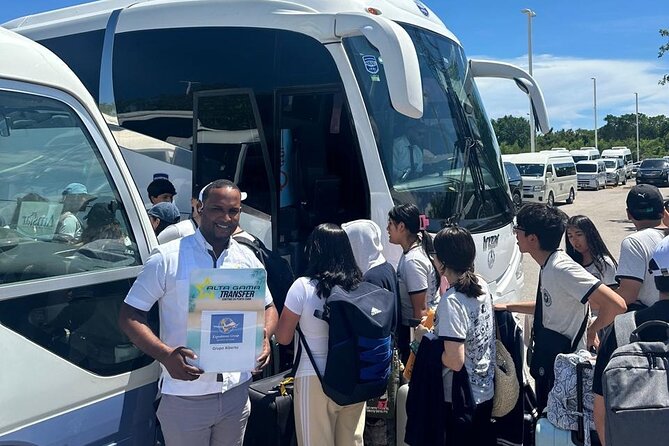 Punta Cana private Minivan Airport Transfers - The Ride Comfort: Air Conditioning, Bottled Water, and Space for Luggage