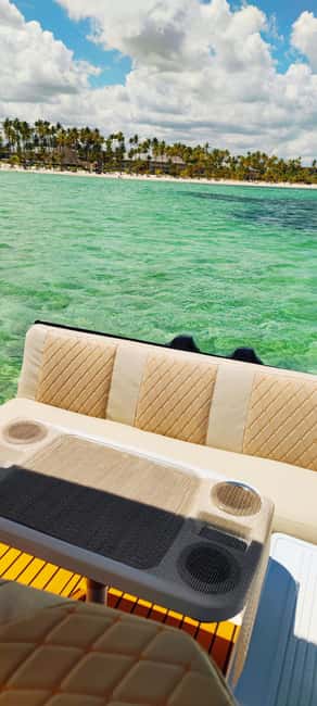 Punta Cana : Private yacht Snorkeling, Lagoon and Wild Beach - The natural pool with waist-deep water and music, and the clarity reality