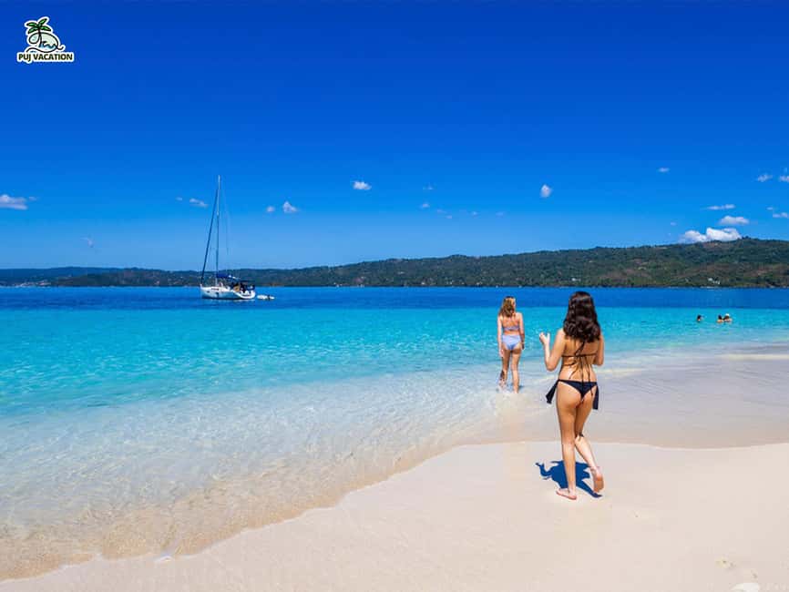Punta Cana: Samana safari between waterfalls and beaches - Catamaran crossing and tour guide time: what to watch for