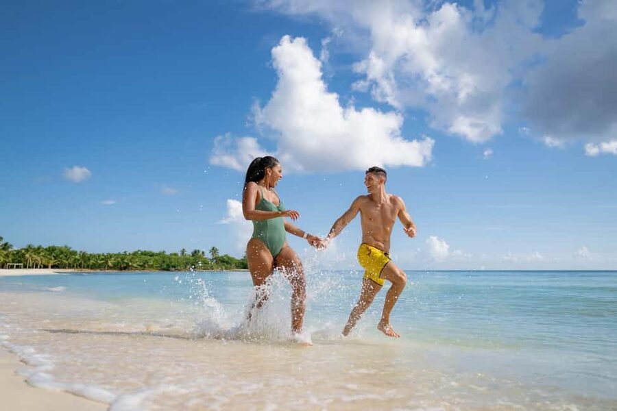 Punta Cana: Samaná Whale Watching, Bacardi & Limon Falls - Lunch on the return route: fuel before the island