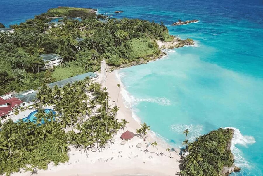 Punta Cana: Samaná Whale Watching, Bacardi & Limon Falls - Cayo Levantado, also called Bacardi Island: 90 minutes of beach happiness