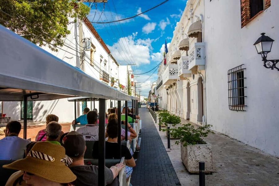 Punta Cana: Santo Domingo City Tour with Lunch - Faro de Colón and the Columbus Connection
