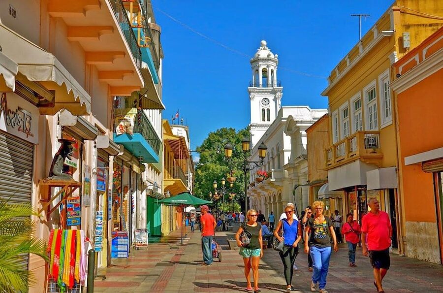Punta Cana: Santo Domingo Day Trip with Tickets and Lunch - The big monuments loop: 1st Cathedral, Alcázar de Colón, Pantheon, El Faro a Colón