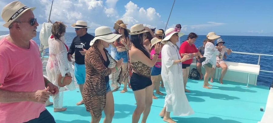 Punta Cana: Saona Island Catamaran Adventure with Lunch - Secret photo stop: quick views and a chance to cool off