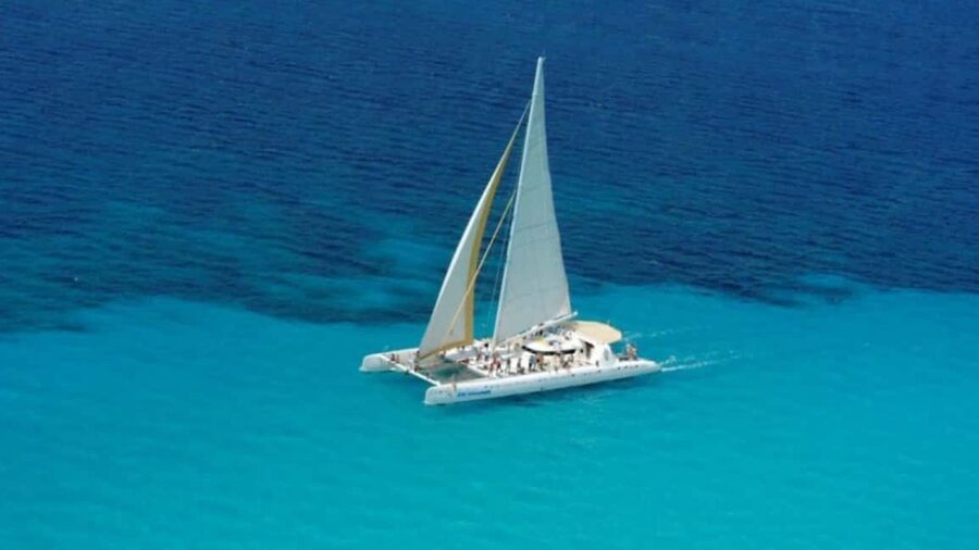 Punta Cana: Saona Island Catamaran Food Drink With Transport - Natural Pool stop: 30 minutes that you should use wisely