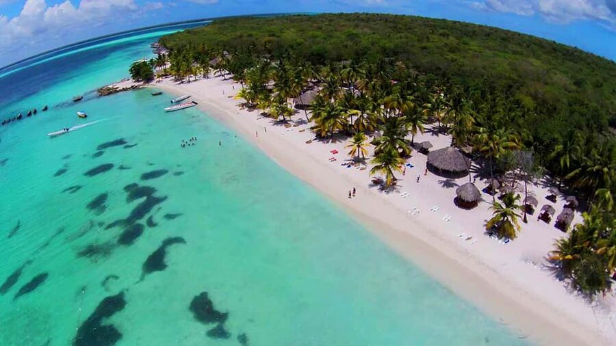 Punta Cana: Saona Island Full-Day All-Inclusive Boat Tour - Photos, Towels, and What to Pack Without Regrets