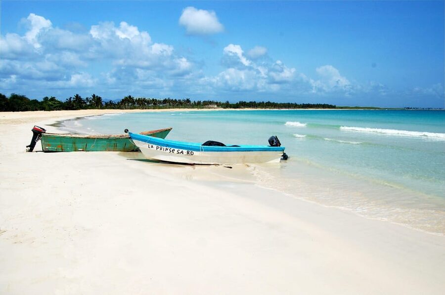 Punta Cana: Saona Island Full-Day Open Bar, Lunch & Transfer - The Exclusive Sunset Catamaran Party: Champagne, Music, and Big Energy