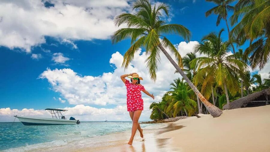 Punta Cana: Saona Island Speedboat and Catamaran Tour - Getting from Your Hotel to Bayahibe, Then Out to Saona