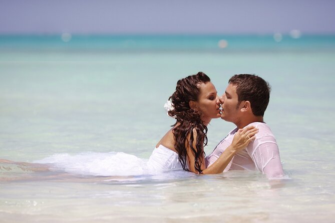 Punta Cana wedding photographer, Wedding ceremony - Weather Reality Check: Plan for the Wind, the Sun, and Changes
