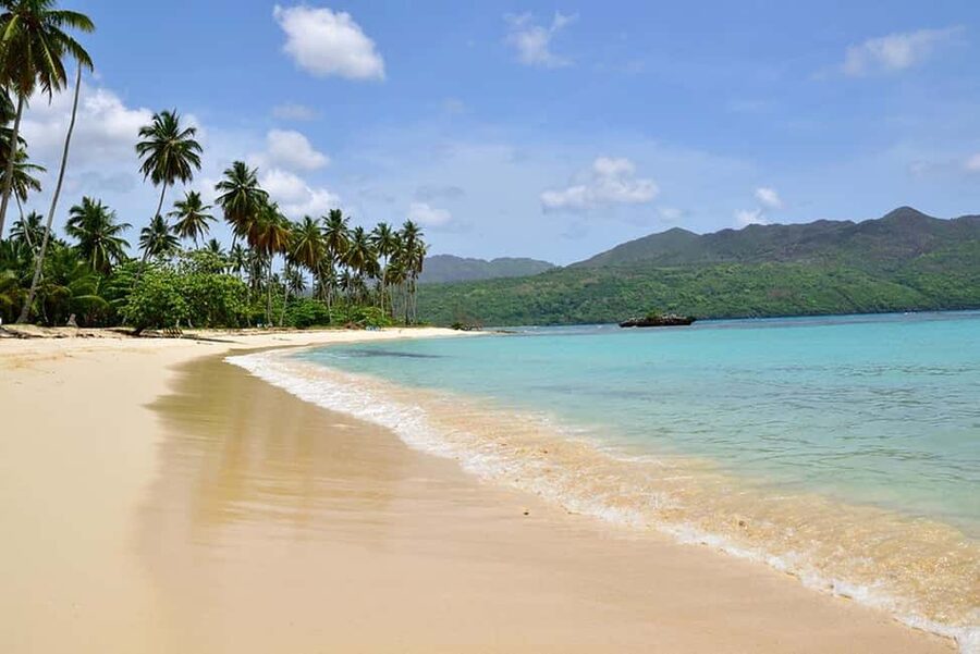 Rincon Beach and Cayo Levantado from Punta Cana - Meals and Drinks: Breakfast, Lunch, and Rum Rules