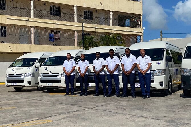 “Round-Trip Private Transfer: Punta Cana Airport ↔ Uvero Alto ” - What is included, what you should plan for
