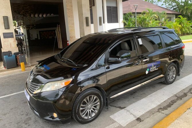 Roundtrip private transfer from punta cana airport to bavaro area - What you see from the window on the way to Bavaro