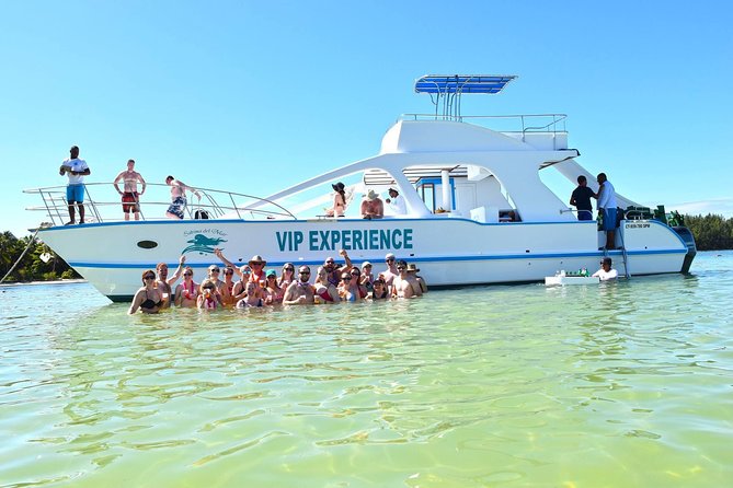 Sabina del Mar Party Boat VIP - What You Get on the Sabina del Mar VIP Boat (3 Hours Off the Coast)